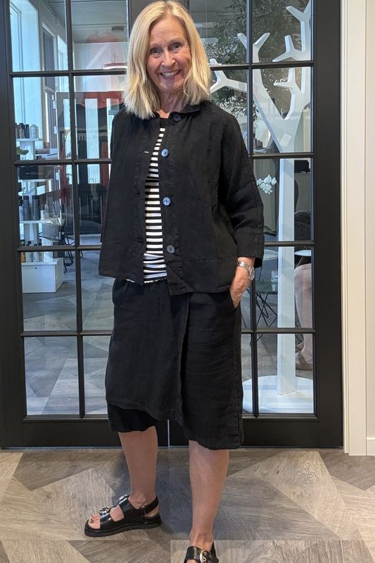 12018 Bermuda shorts/skjørt fra By basics