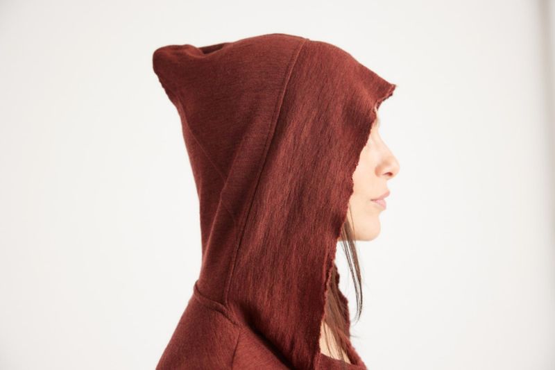 4061 By basics genser med hette og lommer