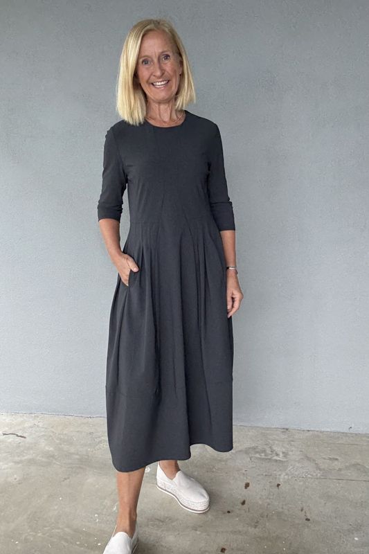 Jane Lushka kjole modell Heide med lommer