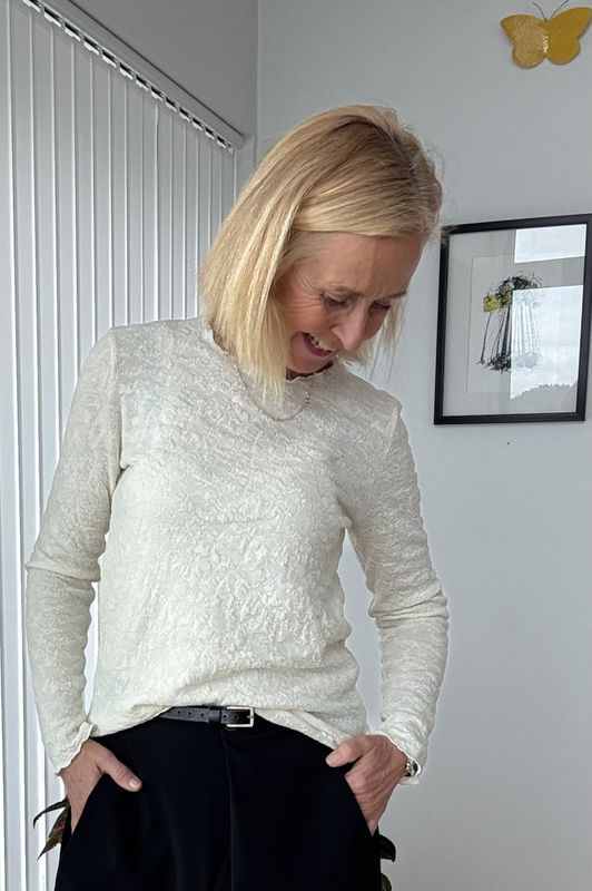 4502 shirt w round neck